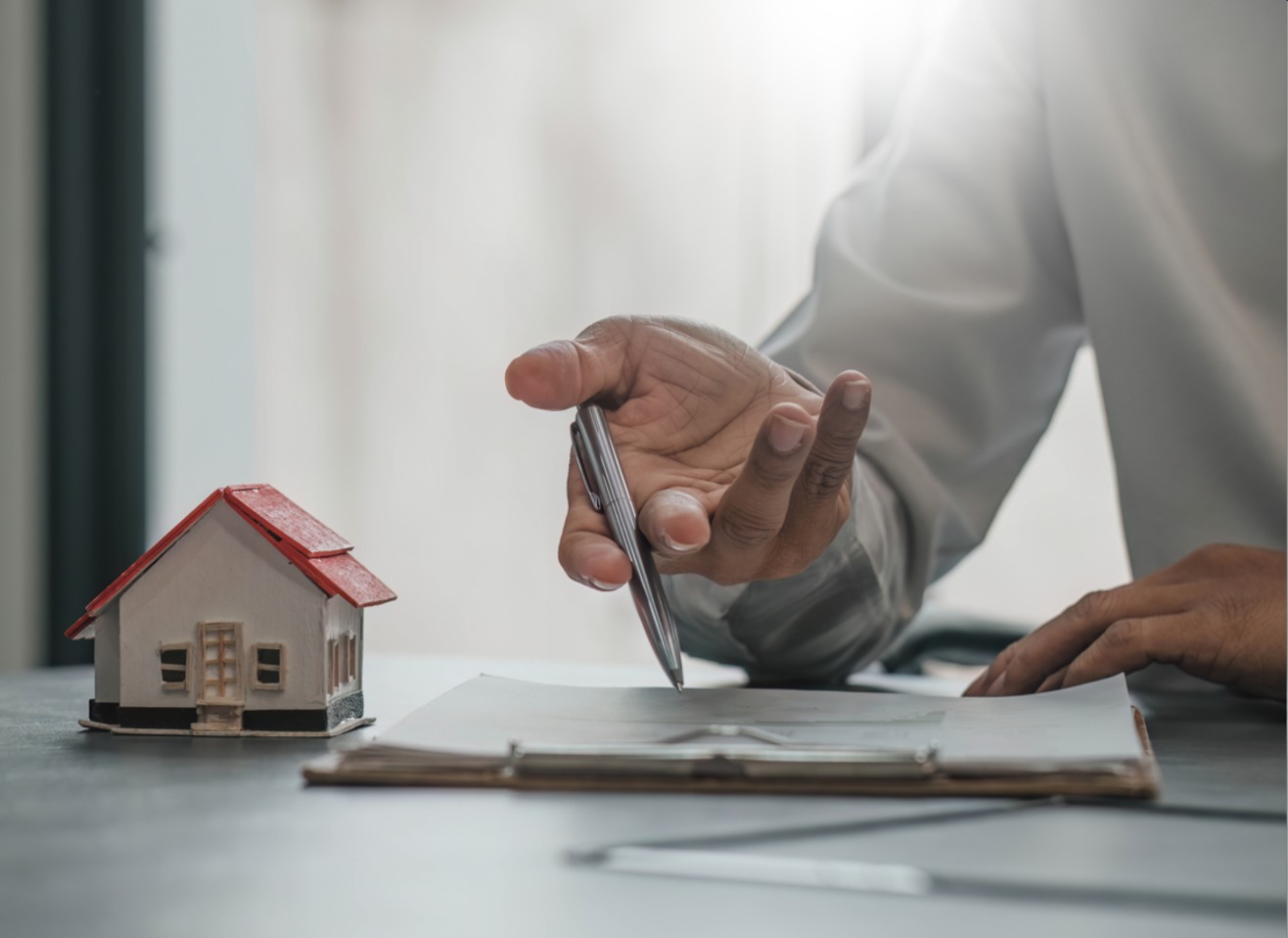 What is the first step in buying a house in Memphis?
